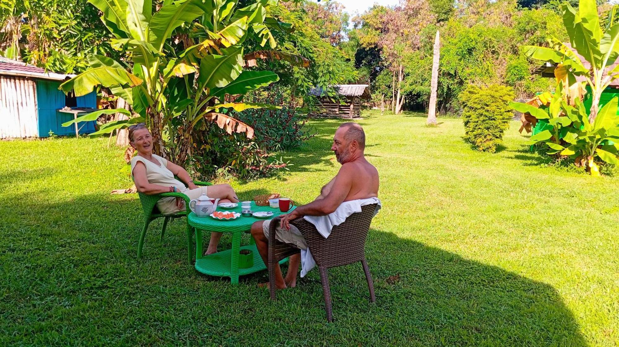 4 Pohon - Les 4 Arbres Bed and Breakfast Pandang Buitenkant foto